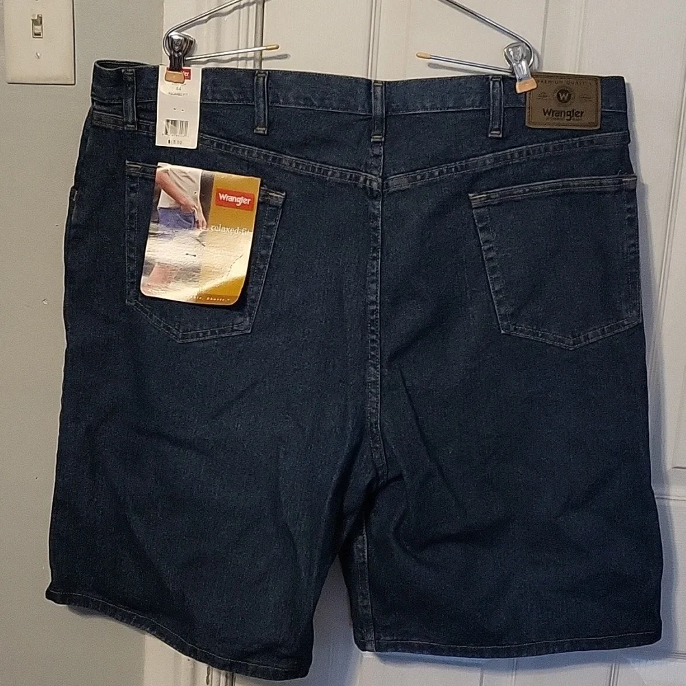 NWT Wrangler Relaxed Fit Denim Jean Shorts